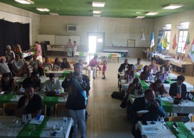 Un public attentif pendant l'intervention angyalistanaise